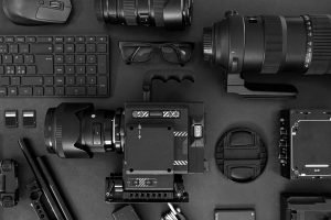 top-view-of-a-creative-filmmakers-office-desk-with-8CDA23Nc.jpg